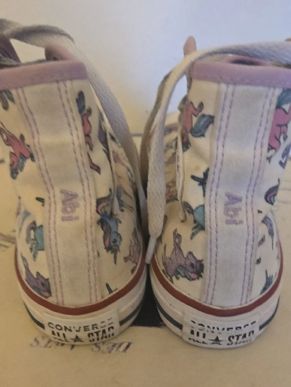 Converse Girls High-Top Unicorn Print Sneakers in Cream and Purple